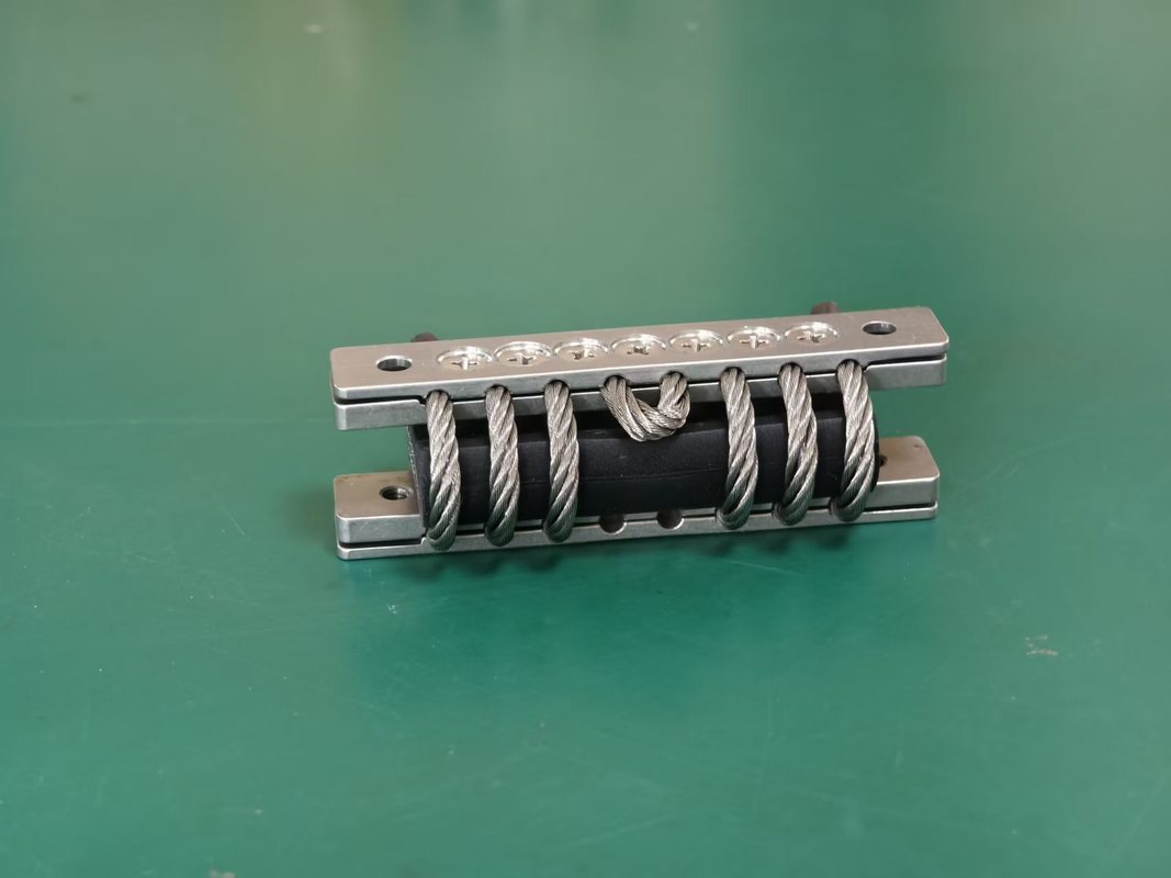 Aanpasbare GX-60A(N) staalkabelvibratie-isolator met goede thermische schokbestendigheid en volledig metalen structuur voor stabiele werking
